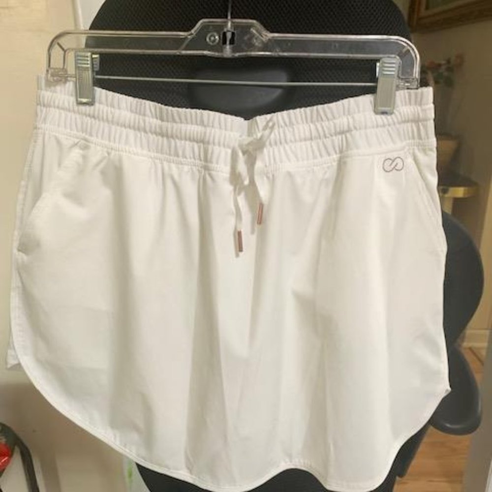 CALIA by Carrie Underwood White Shorts. Size L.